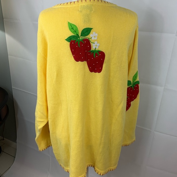 Cardigan , yellow with embroider strawberries 🍓 - Picture 2 of 5